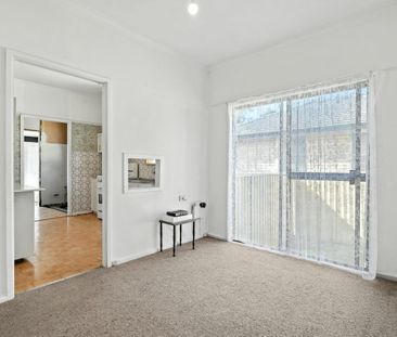 GREAT LOCATION!! - Photo 1