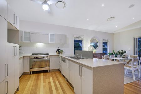 Elegant Queenslander With Dual Space Living - Photo 3