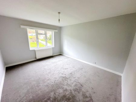 2 bedroom ground floor flat to rent - Photo 2