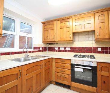 3 bedroom detached house to rent - Photo 2