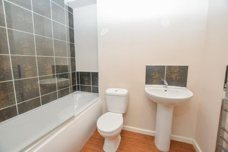 2 bedroom flat to rent - Photo 3