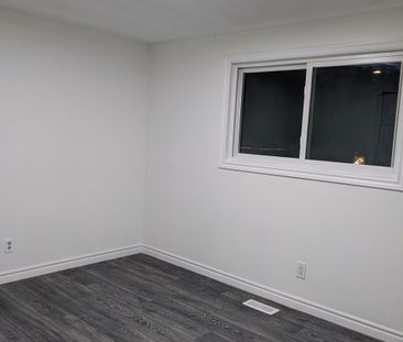 For Lease - 14 Windale Crescent, Kitchener, Ontario - Photo 2