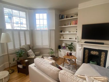 2 Bed Flat, Trent Road, SW2 - Photo 3