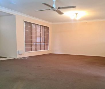 Large 3 Bedroom Unit in East Toowoomba - Photo 1