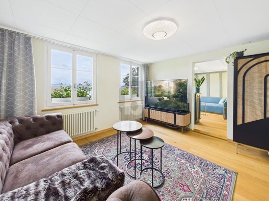 LIGHT-FLOODED WITH SEA AND MOUNTAIN VIEWS - Photo 1