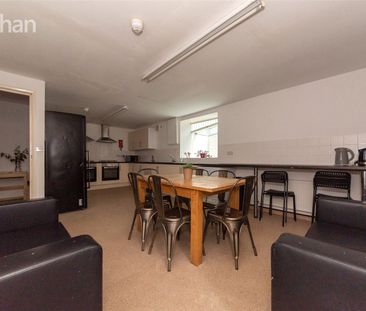 property to rent - Photo 5