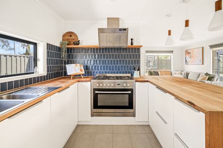 14 Jacana Drive, Carrum Downs VIC 3201 - House For Rent | Domain - Photo 4