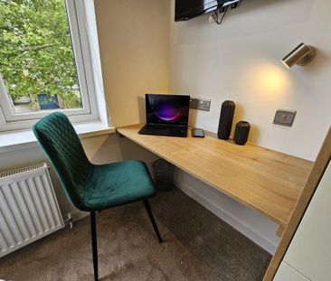 1 bedroom in a house share to rent - Photo 4