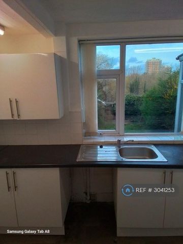 2 bedroom semi-detached house to rent - Photo 4