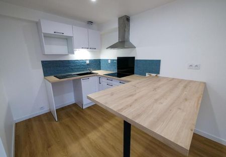 Appartement type 2 duplex entièrement rénové - Photo 3