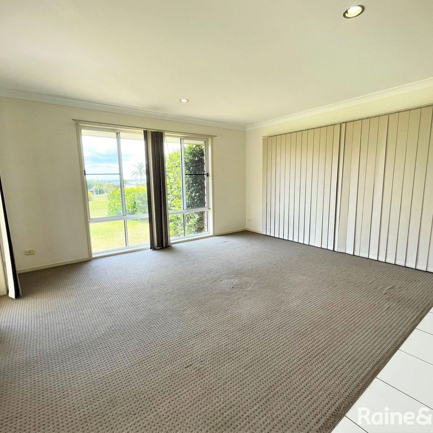 Beautiful Three Bedroom Home - Photo 1