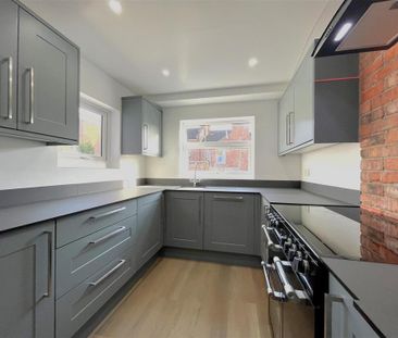 3 bedroom terraced house to rent - Photo 3