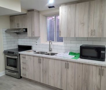 For Lease - 407 Queen Mary Drive, Brampton, Ontario - Photo 2