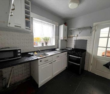 3 bedroom end of terrace house to rent - Photo 4
