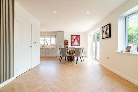 4 bedroom detached house to rent - Photo 3
