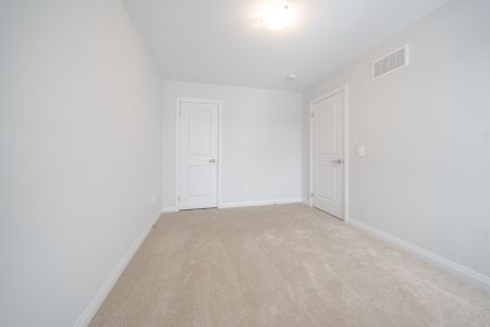 For Lease - 124 Corley Street, Kawartha Lakes, Ontario - Photo 5