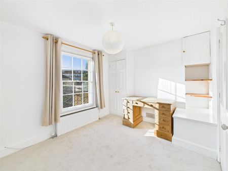 2 bedroom semi-detached house to rent - Photo 5