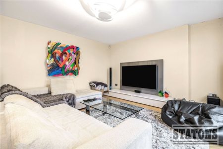 Totteridge Village, London - Photo 3