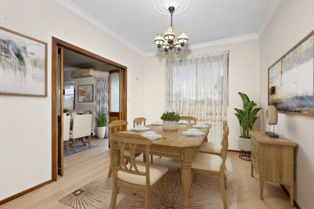 SPACIOUS FAMILY HOME POSITIONED HIGH AND PROUD - Photo 3