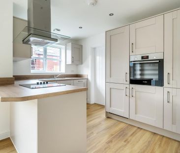 3 bedroom semi-detached house to rent - Photo 3