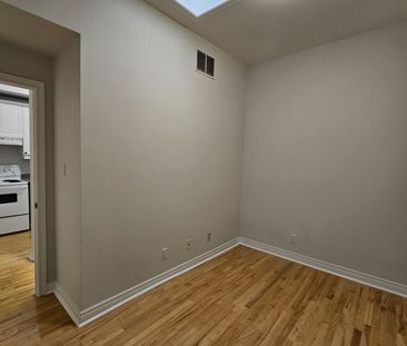 For Lease - 524 Yonge Street Unit# 204, Toronto, Ontario - Photo 4