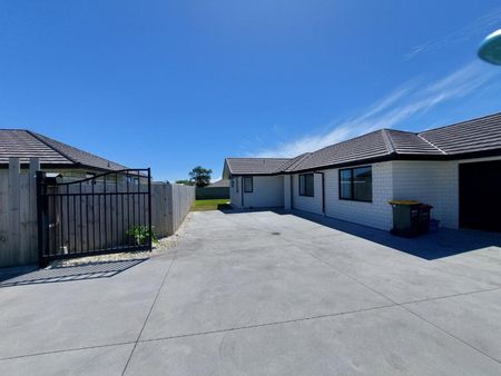 Brand New 4 bedroom Home In Bell Block - Photo 3