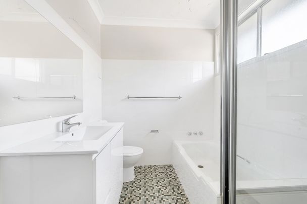 Beautiful Three Bedroom Home! - Photo 1