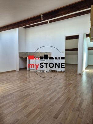 VILLEFRANCHE SUR SAONE – en face de la gare – T2 – 3ème étage- 48m² sous pente- 30m² « habitables » - Photo 1