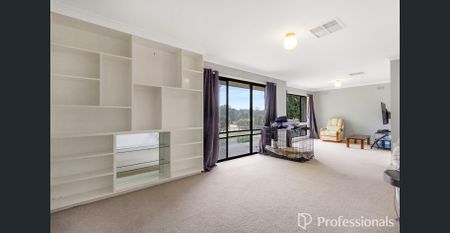 Four Bedroom Home With Pool And Studio - Photo 3