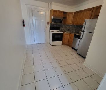 For Lease - 9 Proctor Boulevard Unit# 2, Hamilton, Ontario - Photo 2