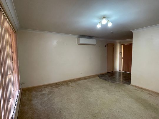 Tidy 2 bedroom Duplex South - Photo 1