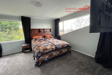 Extra Large family home in Kingswell - Photo 5