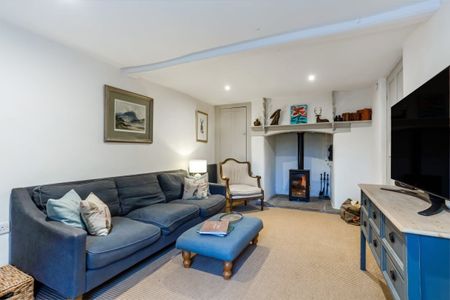 5 bedroom detached house to rent - Photo 2