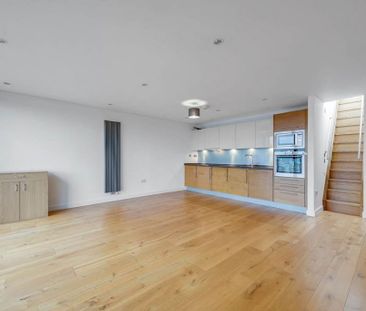 2 bedroom penthouse to rent - Photo 2