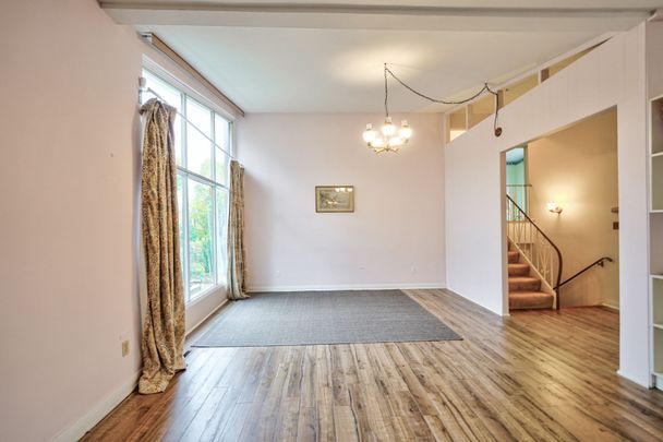For Lease - 5 Cottonwood Drive, Toronto, Ontario - Photo 1