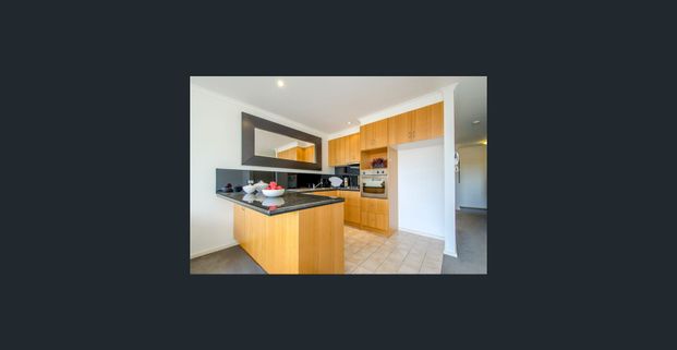 Right in the Heart of Town! - Photo 1