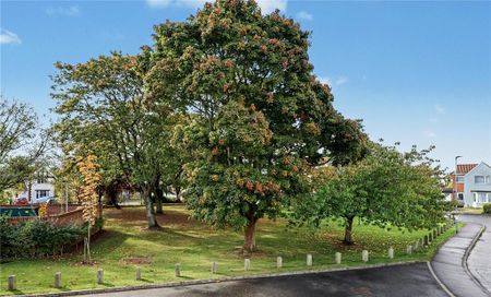 2 bedroom end of terrace house to rent - Photo 2