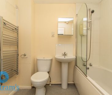 References Pending - 2 bed Apartment - Photo 4