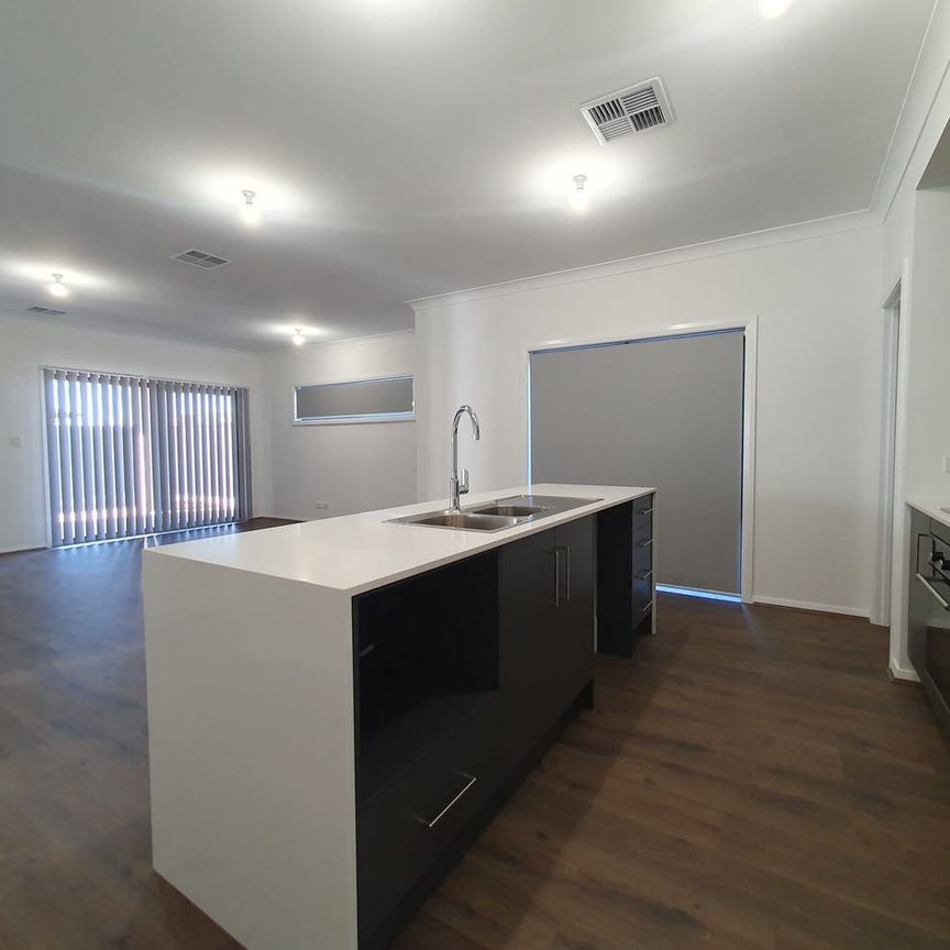 4 Aspen Place, Angle Vale, SA 5117 - Photo 1