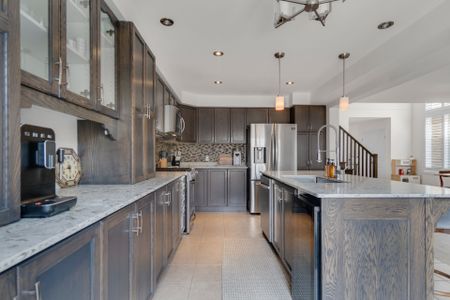 For Lease - 41 Bellagio Avenue, Hamilton, Ontario - Photo 5