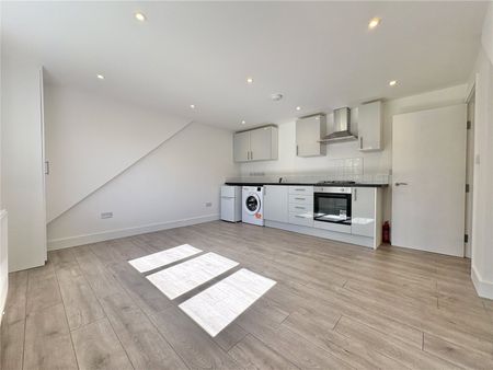Frimley High Street, Frimley, Camberley, Surrey, GU16 - Photo 3