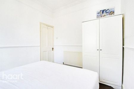 4 bedroom terraced house to rent - Photo 4