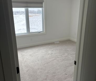 For Lease - 235 Kennington Way Unit# 37, London South, Ontario - Photo 2