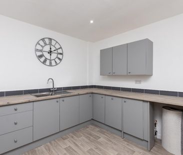 2 bedroom Bungalow To Let - Photo 4