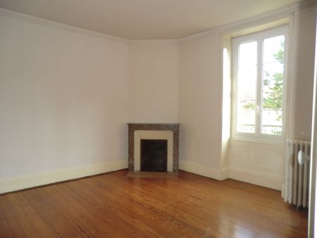 Location Appartement 4 pièces 88m² CHALON SUR SAONE 71100 - Photo 3