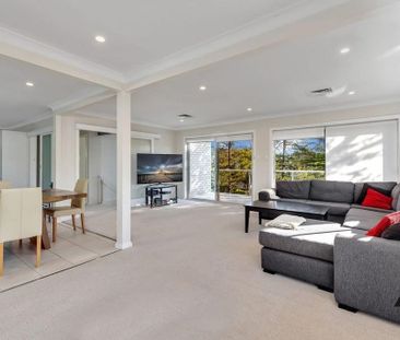 Large Family Home! - Photo 4