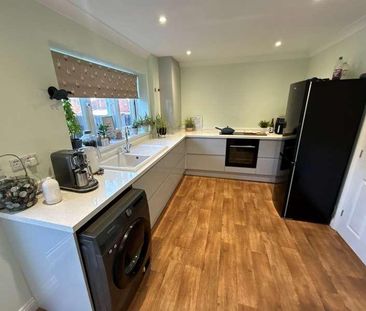 Grove Avenue, Halesowen, B63 - Photo 5