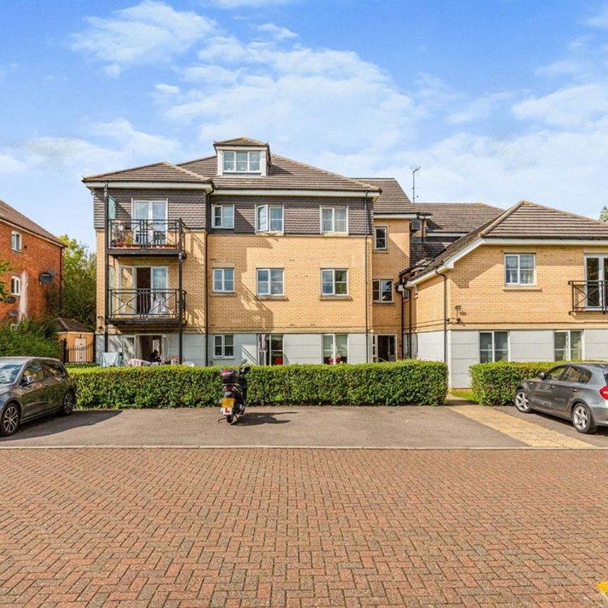 3 Bed Flat, Bowles Court, HA3 - Photo 1