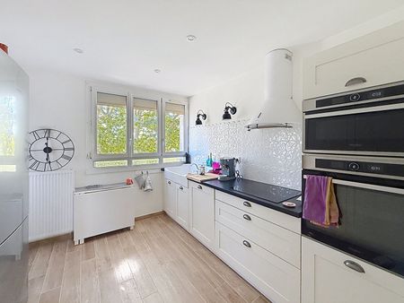Location Maison 5 pièces 111m² AVIGNON 84000 - Photo 4