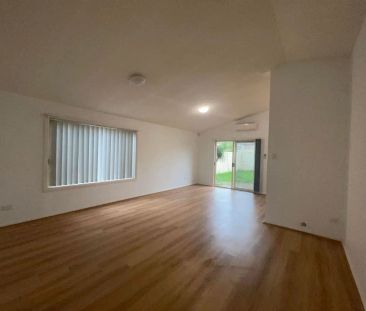 “Lovely 3-Bedroom Family Home with ensuite” - Photo 4